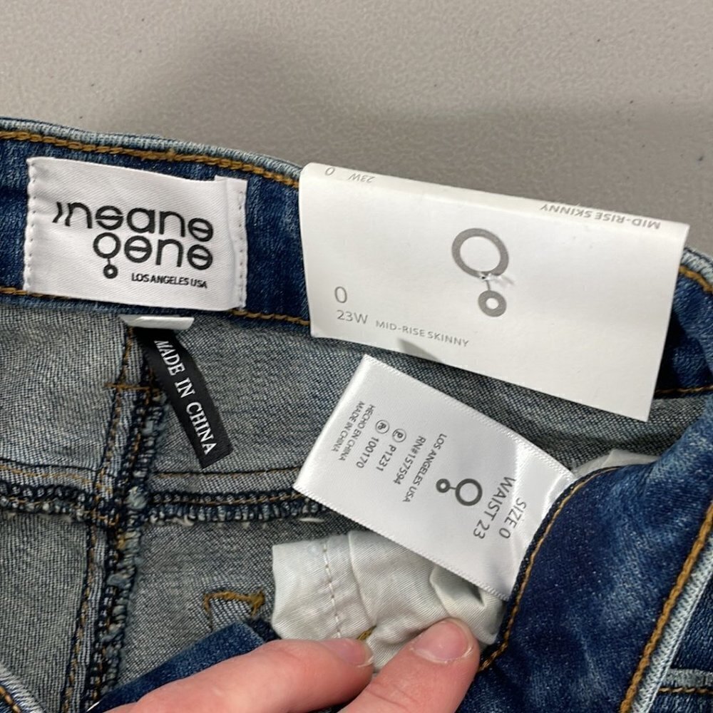 Insane Gene NWT Jeans Mid-Rise Skinny Dark Blue Denim Exposed Buttons Size 0 W23 - Picture 9 of 13